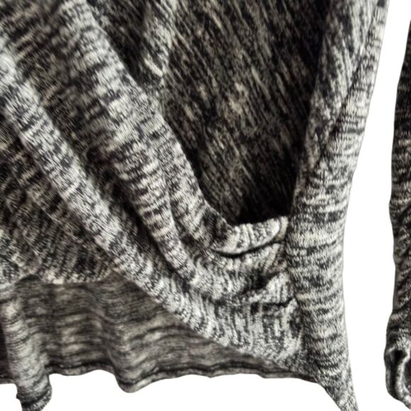 Max Studio Black Ivory Faux Wrap High Low V Neck LS Woman's Size M Top #W - Picture 6 of 8